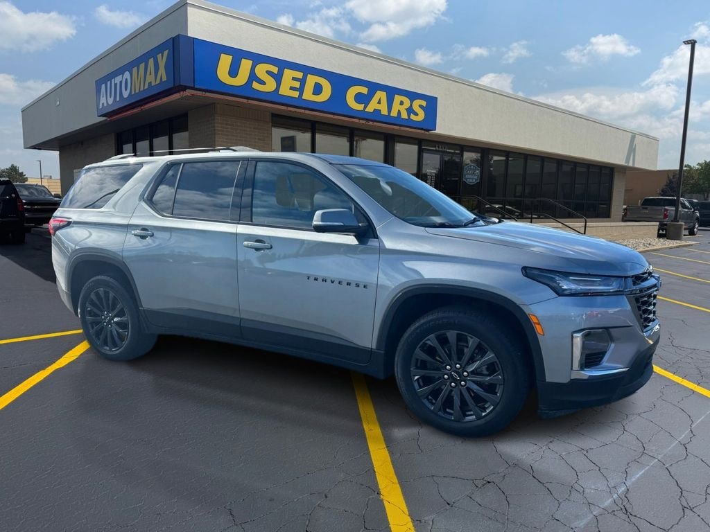 Used 2023 Sterling Gray Metallic Chevrolet RS image 4