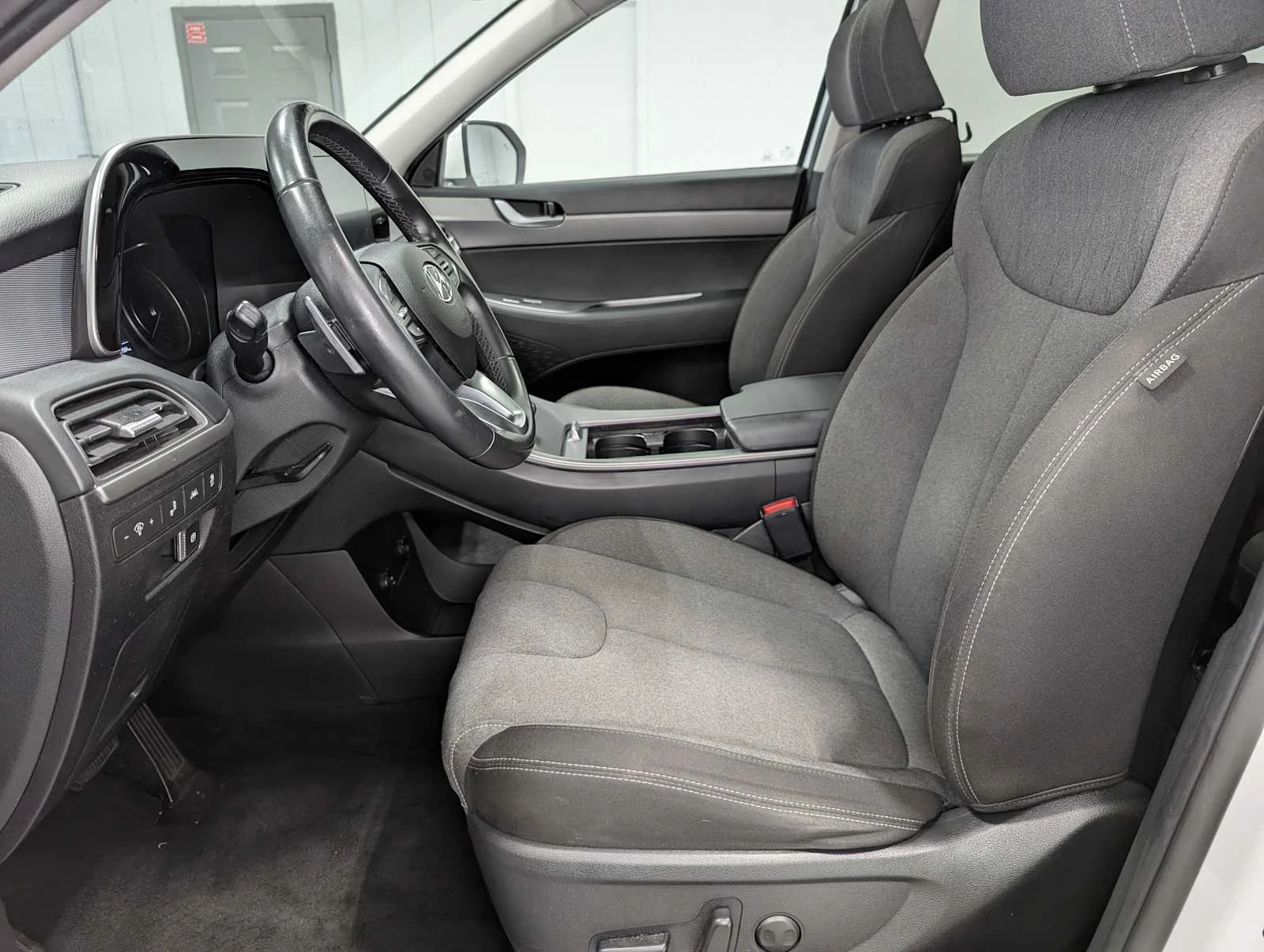 Used 2021 Hyper White Hyundai SEL image 4