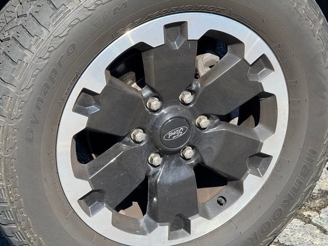 Used 2021 Blue Ford XL image 8