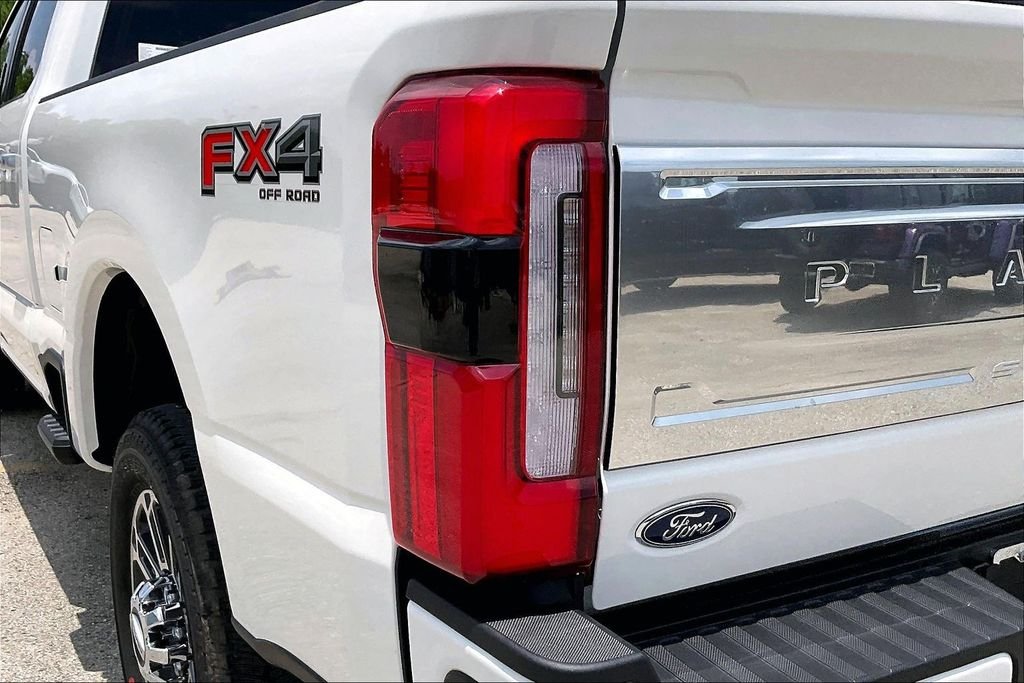 New 2026 Star White Metallic Tri-Coat Ford Platinum image 14
