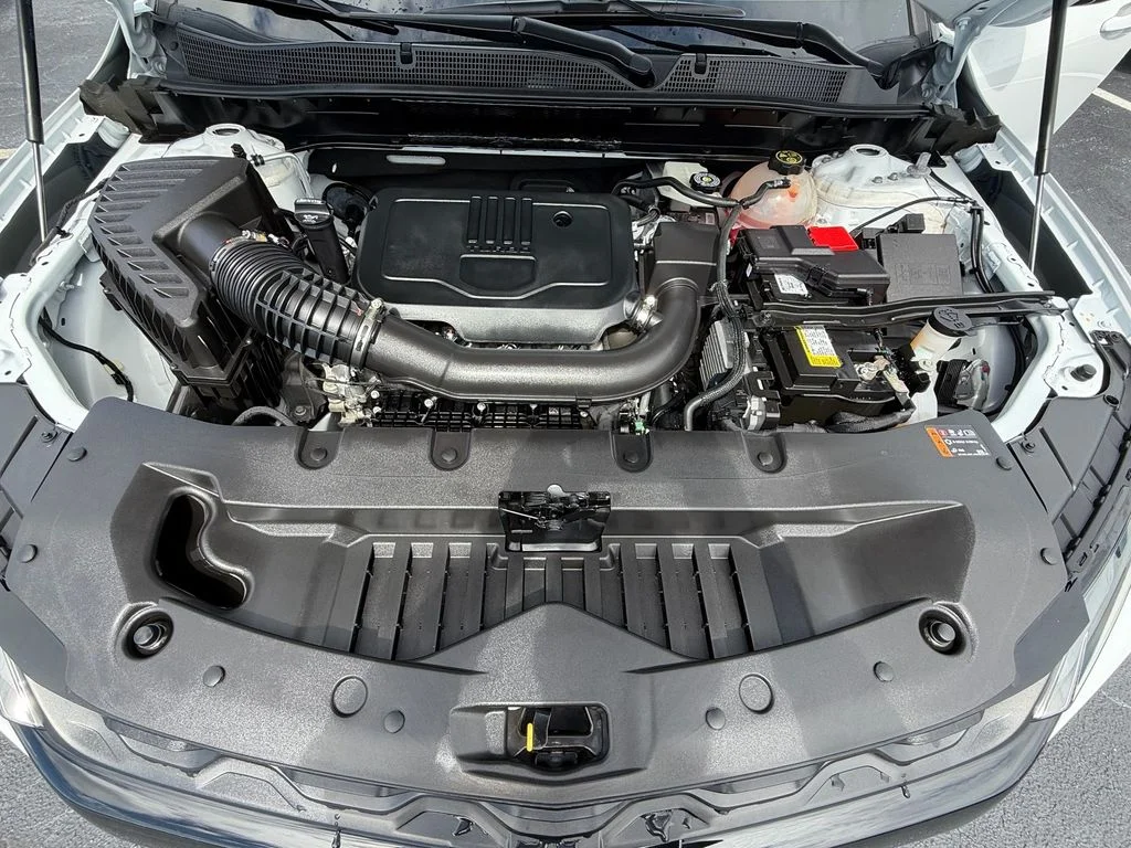 Used 2023 White Chevrolet LT image 21