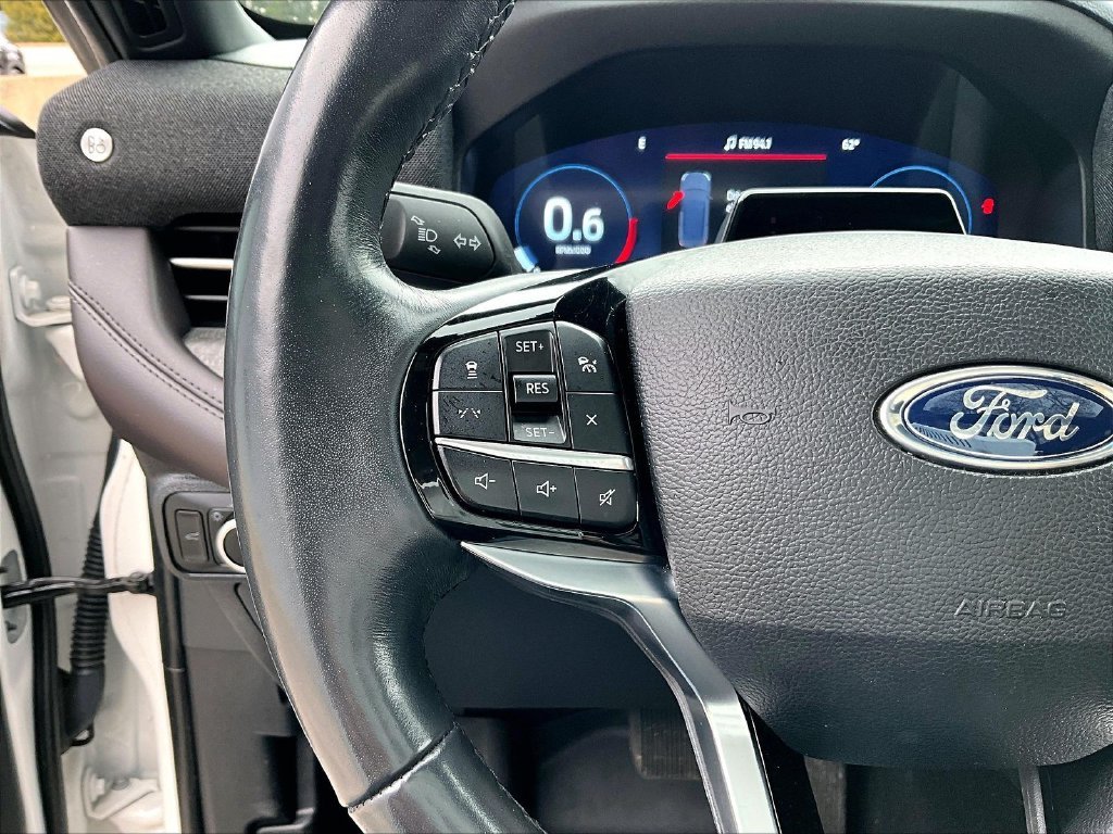 Used 2025 Star White Ford Platinum image 24