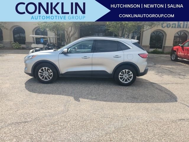 Used 2021 Silver Metallic Ford SE image 1