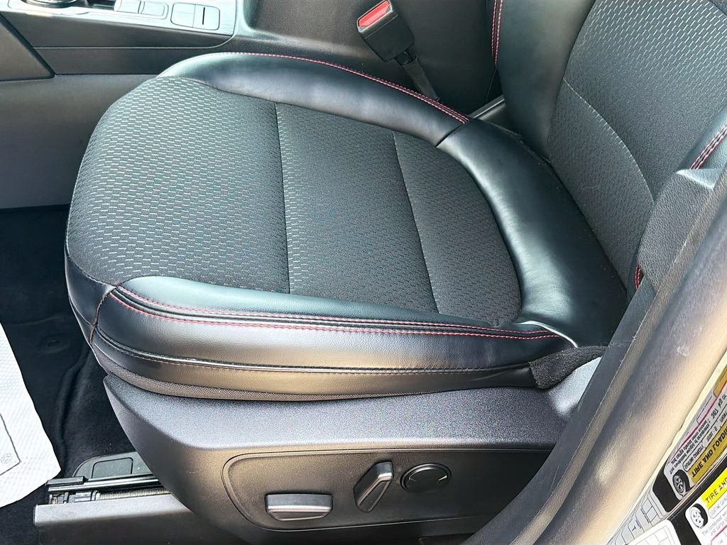 Used 2025 Agate Black Metallic Ford ST-Line image 16
