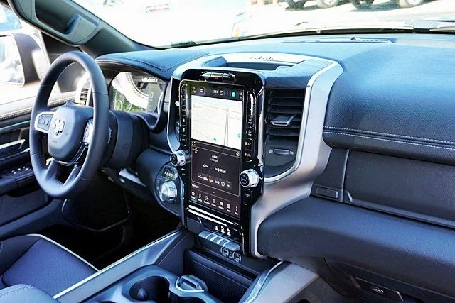 New 2026 Diamond Black Crystal Pearl-Coat Exterior Paint RAM Laramie image 13