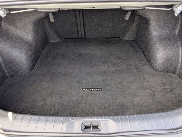 Used 2023 Pearl White Nissan 2.5 SR image 26