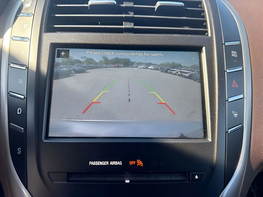Used 2018 Silver Lincoln Reserve image 17