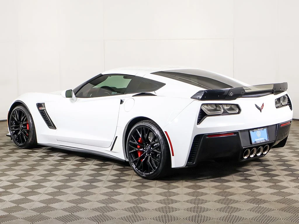 Used 2017 Arctic White Chevrolet Z06 image 9
