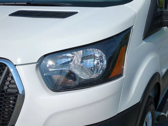 Used 2025 White Ford Base image 9