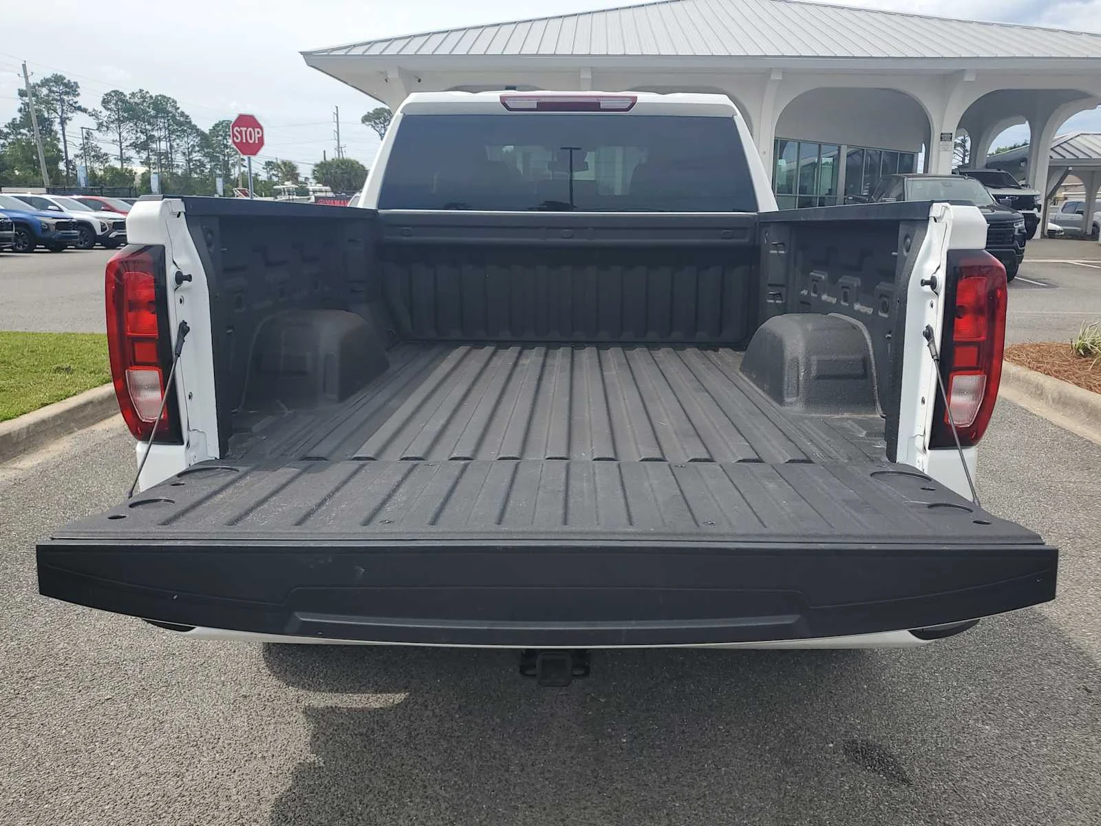 Used 2026 Summit White GMC Pro image 5
