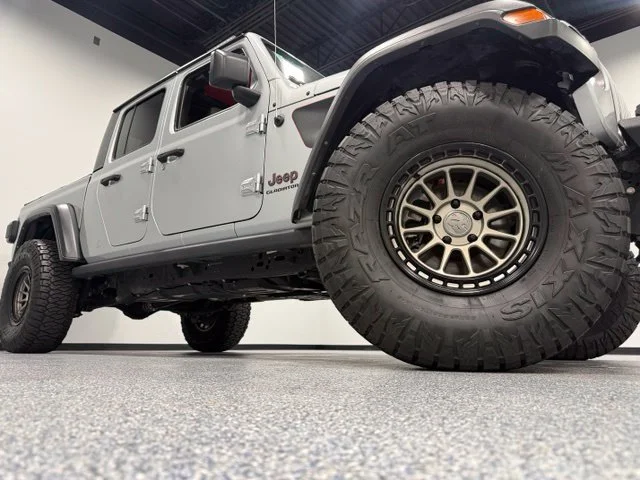 Used 2022 Silver Jeep Rubicon image 2