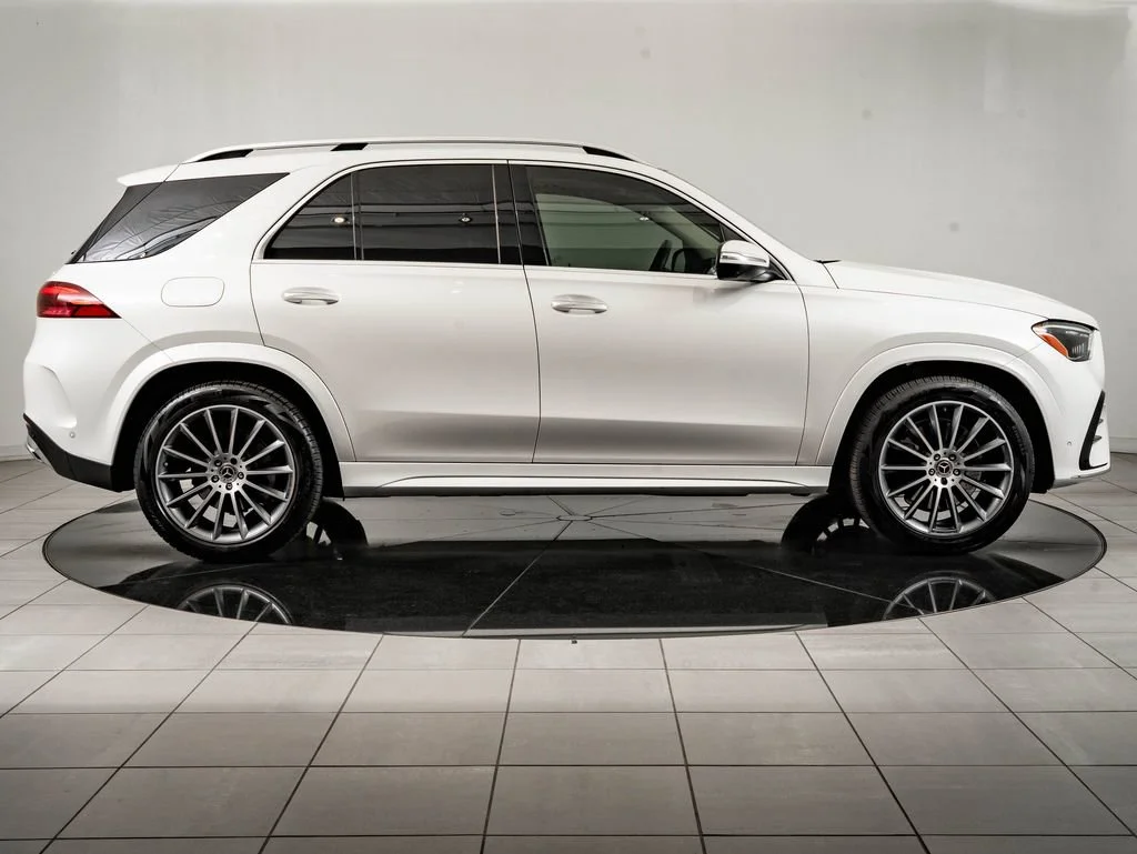 Used 2024 Manufaktur Diamond White Metallic Mercedes-Benz GLE 350 image 11