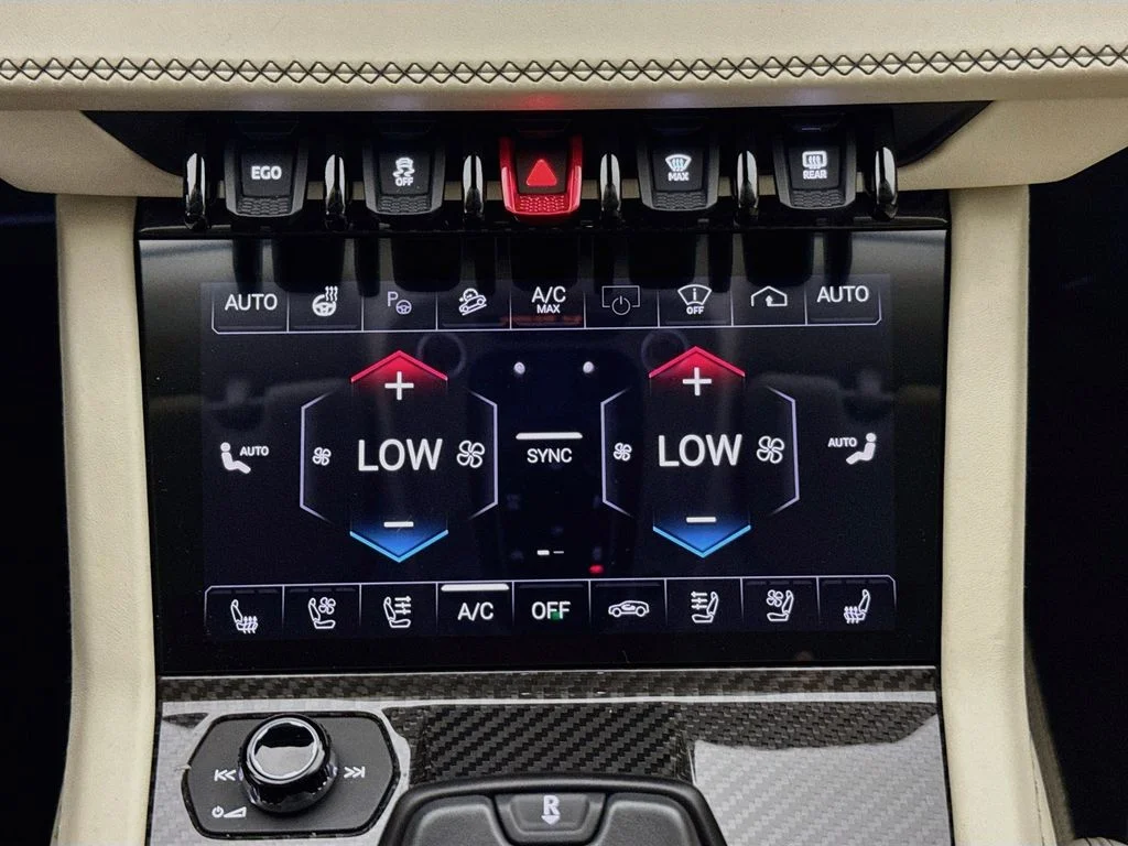 Used 2025 White Lamborghini SE image 16
