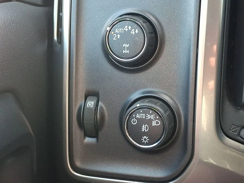 Used 2014 Red Chevrolet LT image 21