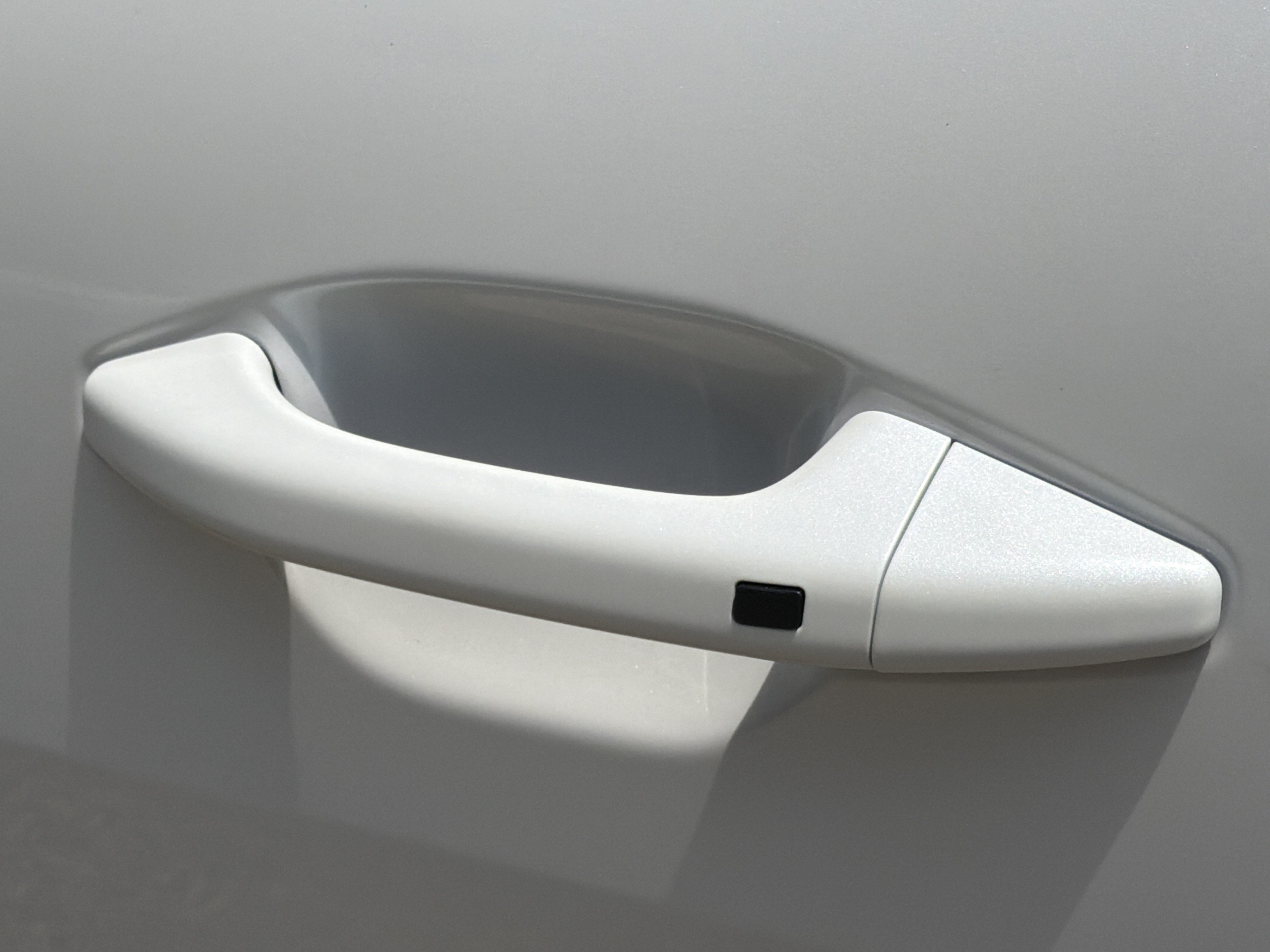 New 2026 Snow White Pearl Kia GT-Line image 30