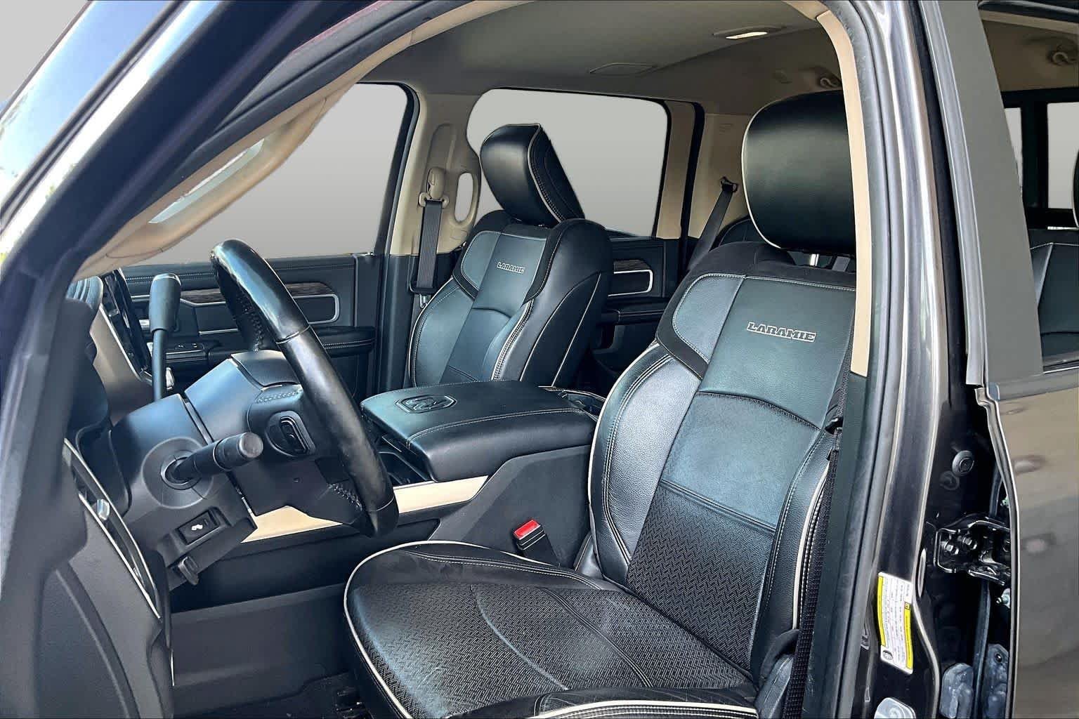 Used 2021 Granite Crystal Metallic Clearcoat Ram Laramie image 8