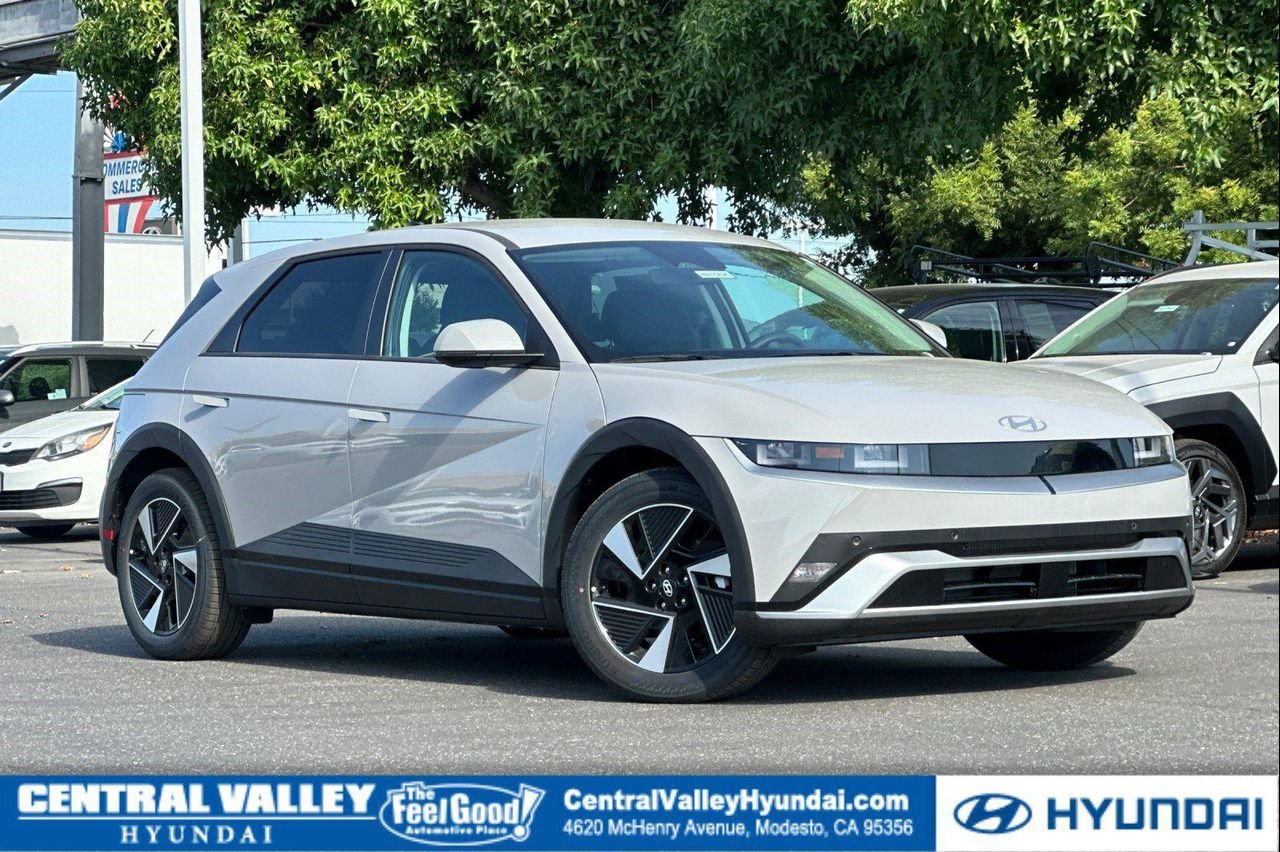 New 2026 Cyber Gray Hyundai SEL image 1