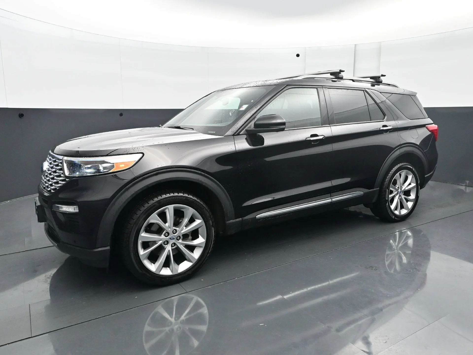 Used 2022 Black Ford Platinum image 2