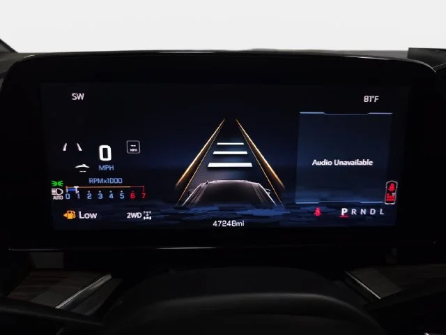 Used 2025 White Chevrolet LT image 19