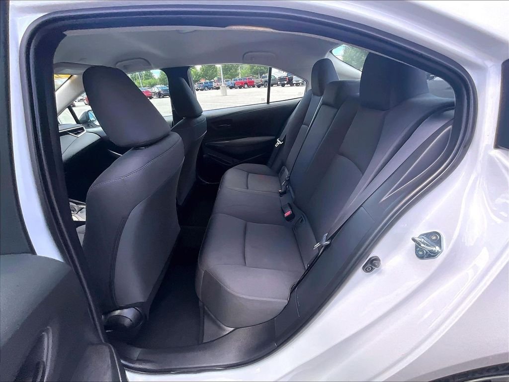 Used 2025 White Toyota LE image 15
