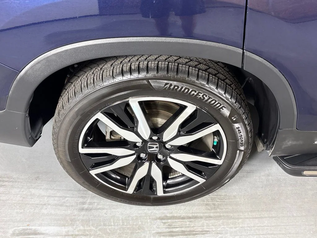 Used 2019 Blue Honda Touring image 10