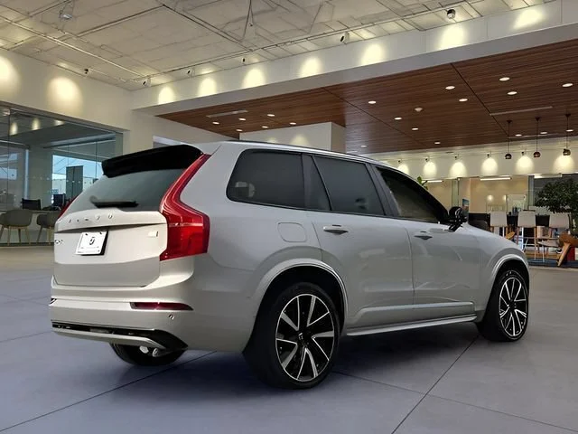 Used 2023 Silver Volvo Ultimate image 4
