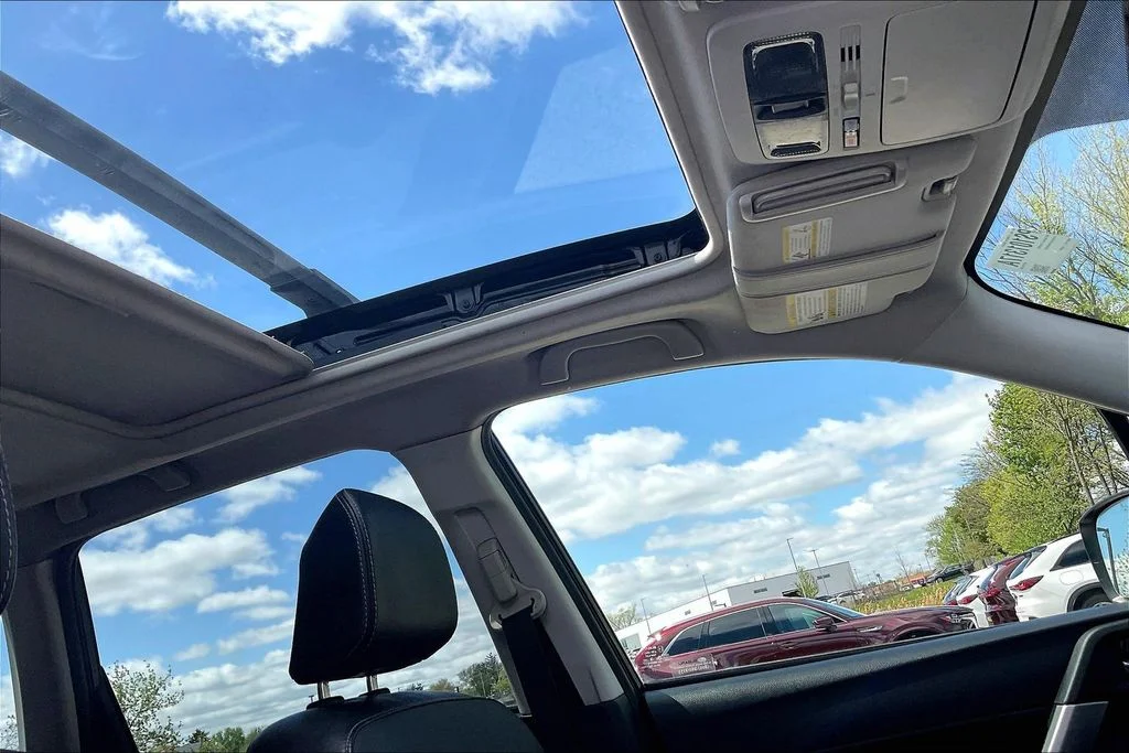 Used 2018 Black Subaru 2.5i Limited image 22