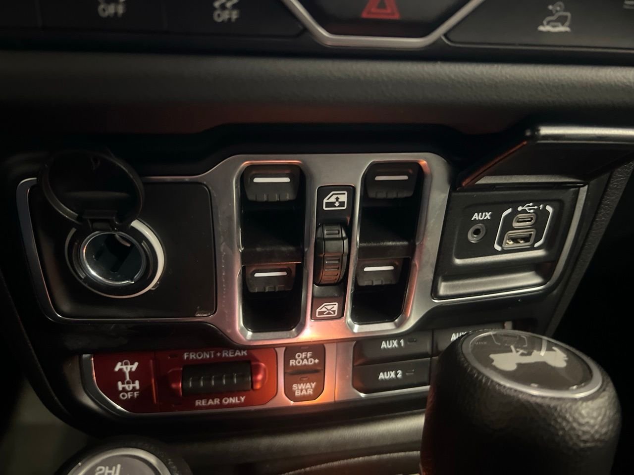Used 2024 White Jeep Rubicon image 33