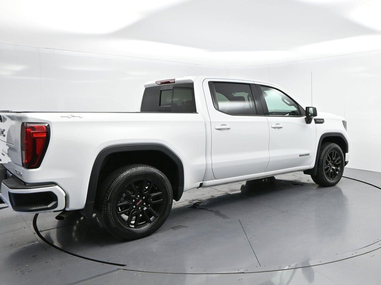 Used 2024 Summit White GMC Elevation image 7
