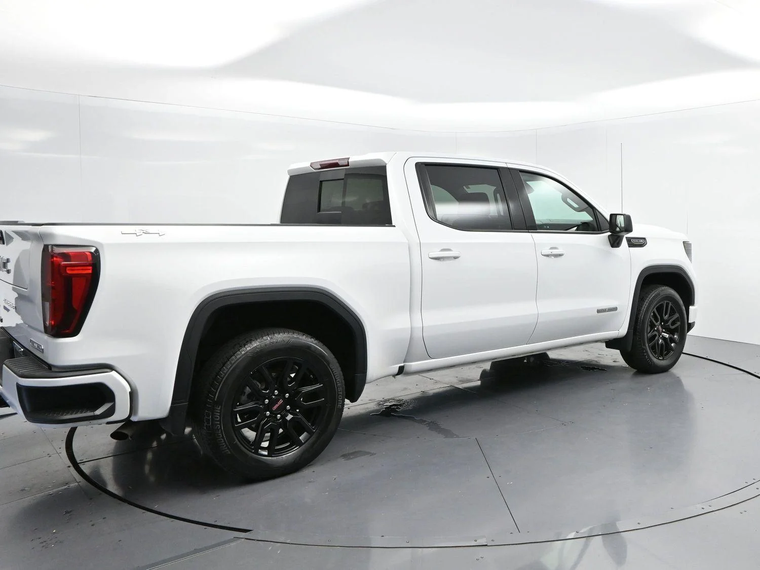 Used 2024 Summit White GMC Elevation image 7