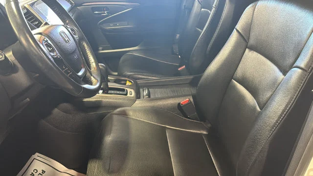 Used 2017 White Honda EX-L image 25