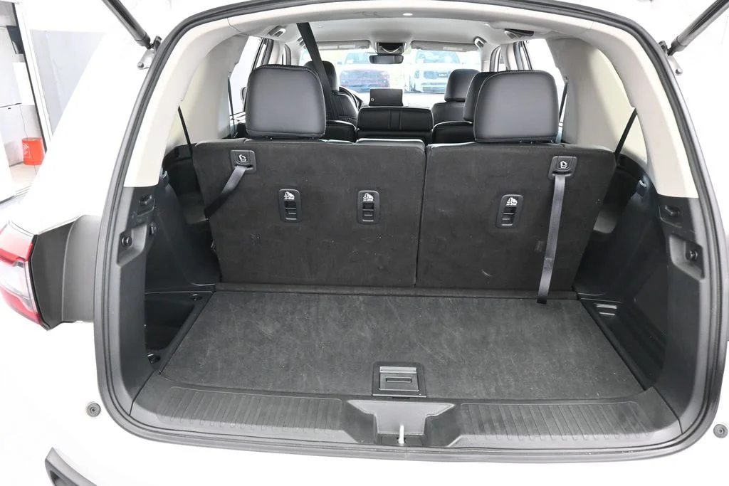 Used 2025 White Honda EX-L image 43