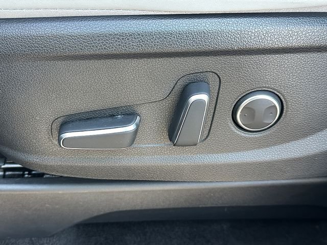 Used 2024 Black Hyundai SEL image 21