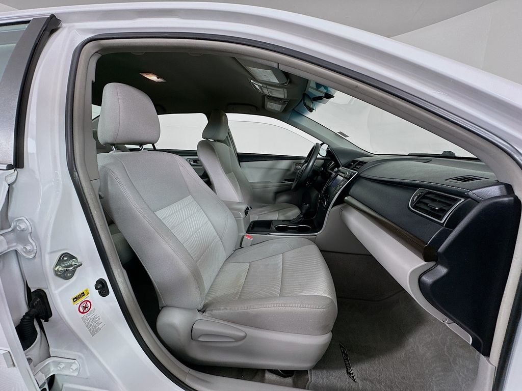 Used 2015 Super White Toyota LE image 26
