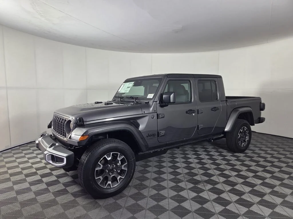 New 2026 Granite Crystal Metallic Clear-Coat Exterior Paint Jeep Sahara image 4