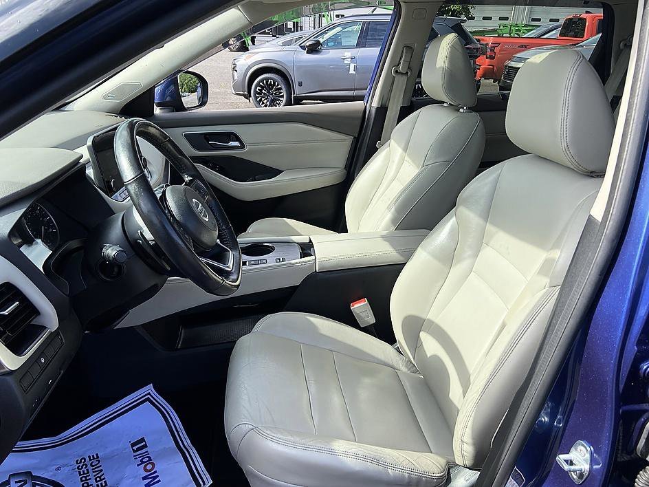 Used 2021 Caspian Blue Metallic Nissan SL image 11
