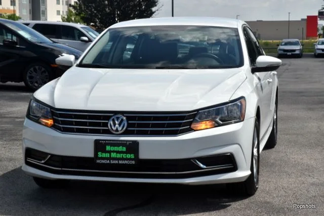 2017 Volkswagen Passat 1.8T S Auto's photo