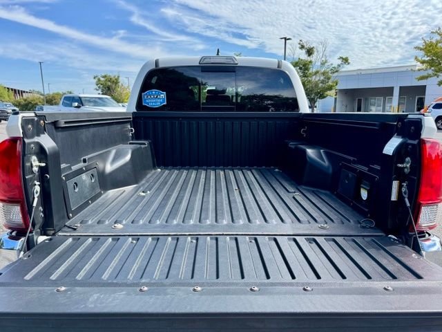 Used 2018 White Toyota TRD Off-Road image 11