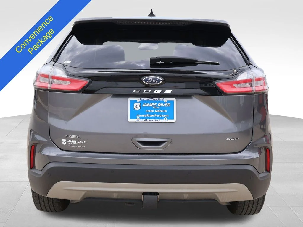 Used 2021 Gray Metallic Ford SEL image 4