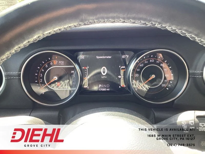 Used 2022 White Jeep Unlimited Sahara image 21