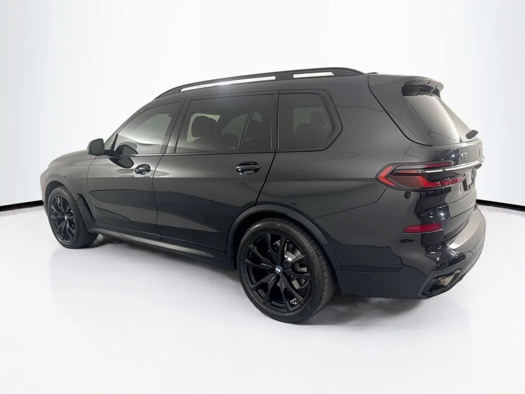Used 2023 Black BMW xDrive40i image 7