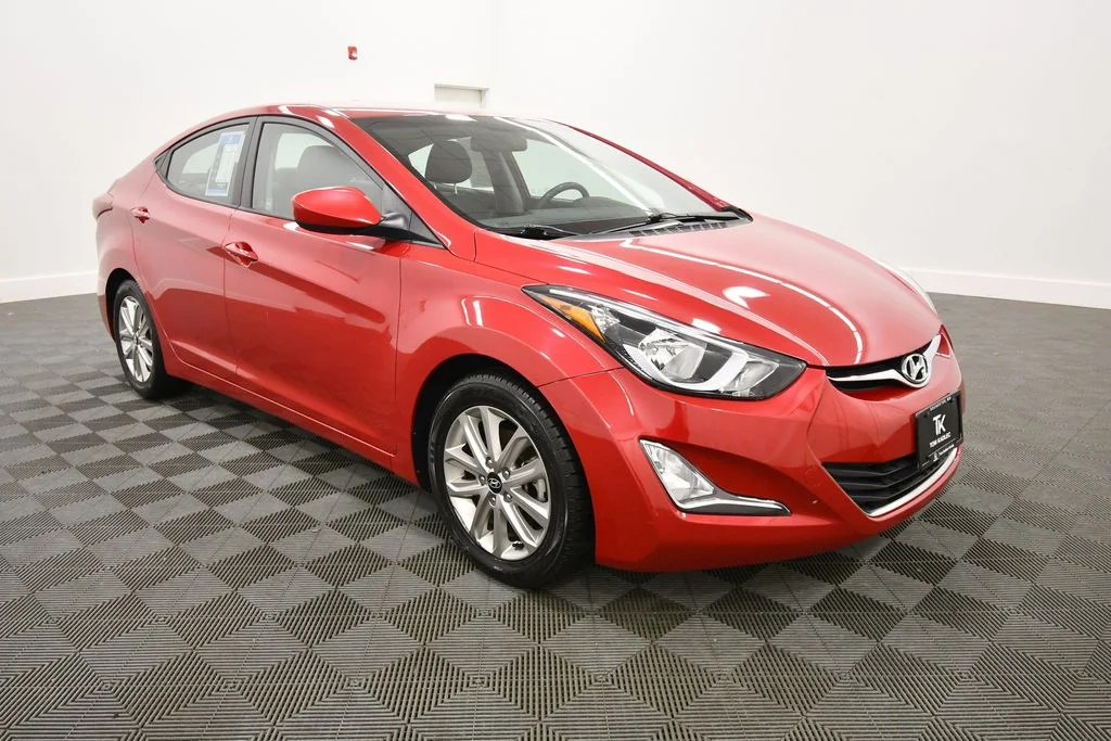 Used 2016 Red Hyundai SE image 9
