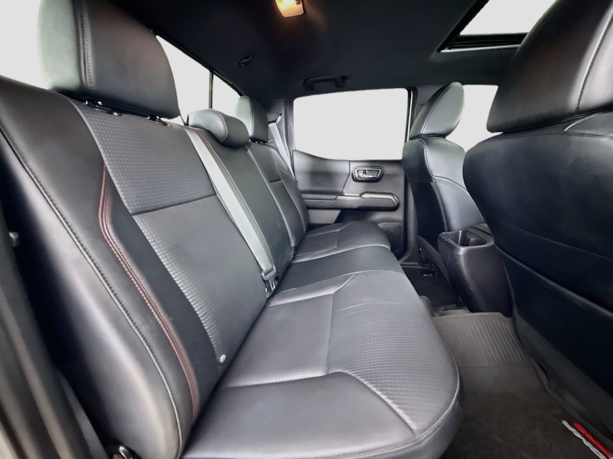 Used 2023  Toyota SR image 28