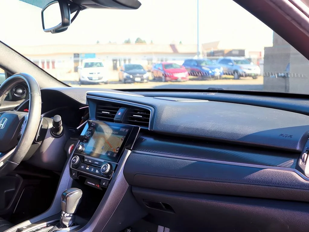 2019 Honda Civic Hatchback Sport Touring - Photo 23