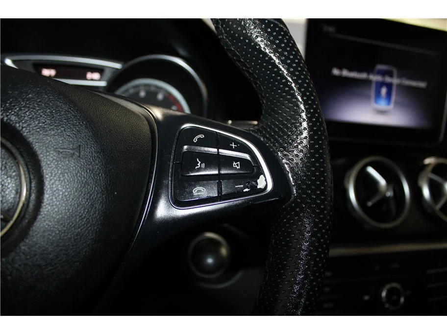 Used 2019 Black Mercedes-Benz GLA 250 image 27