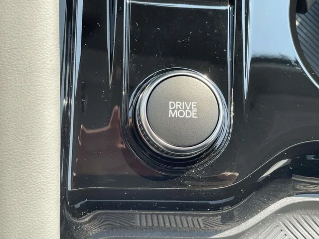 New 2026 Space White Metallic Ford Platinum™ image 36
