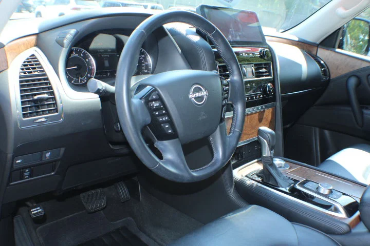 Used 2021 Gray Nissan SL image 8