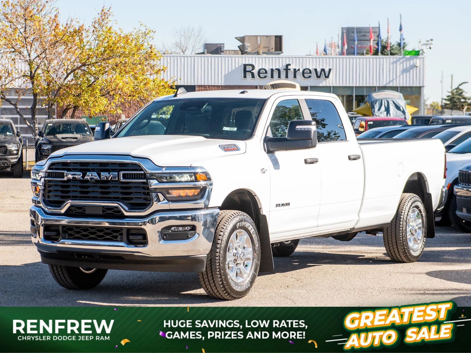 New 2027 White RAM Big Horn* Crew Cab 4x4, 8