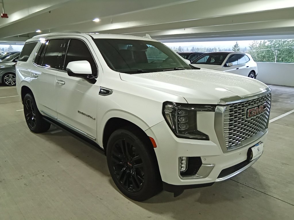 Used 2023 White Frost Tricoat GMC Denali image 4