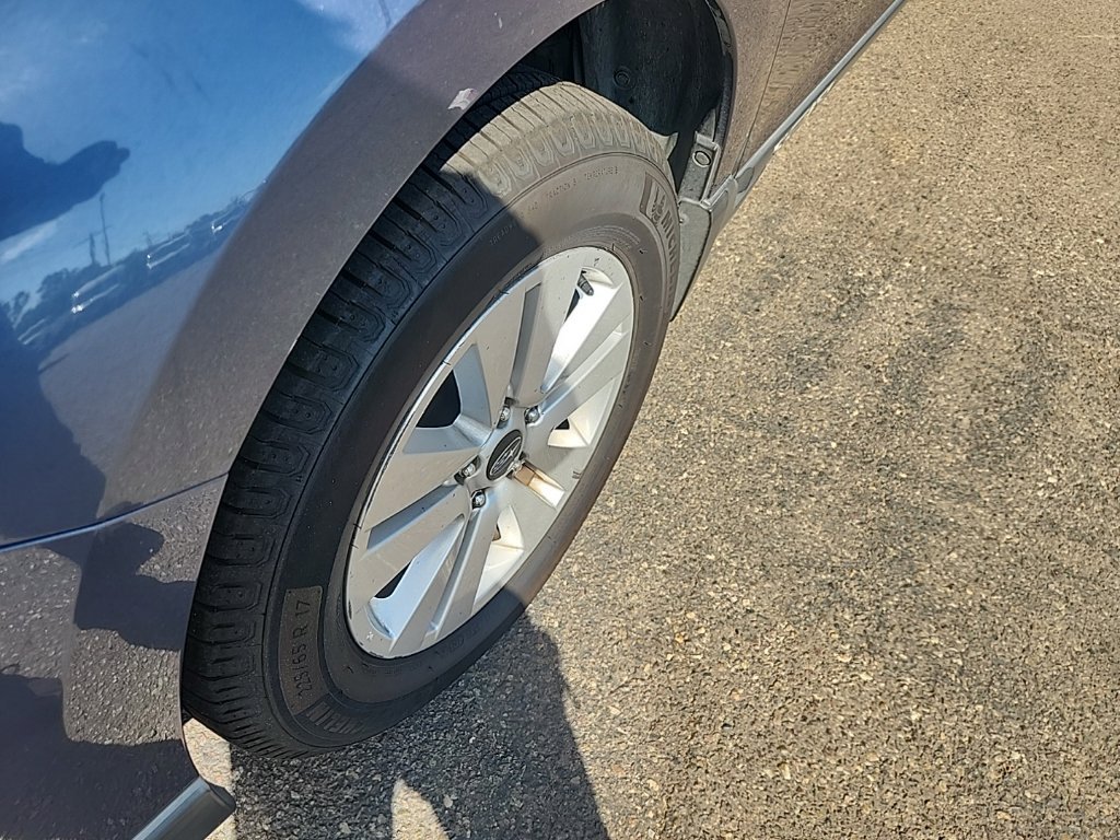 Used 2016 Twilight Blue Metallic Subaru 2.5i Premium image 7